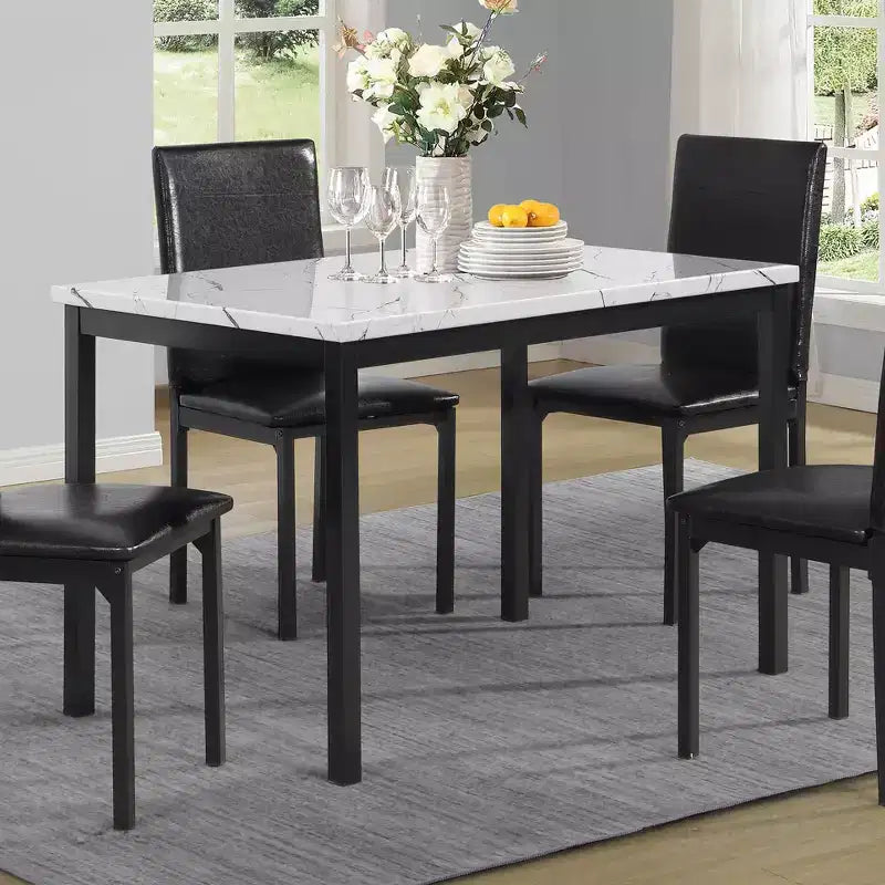 Table de salle à manger avec plateau en similicuir marbré laminé, blanc cassé