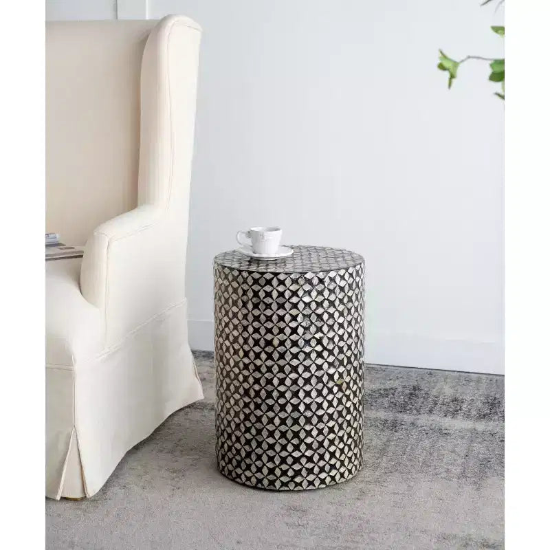 Table d'appoint de jardin en coquille d'huître noire ronde