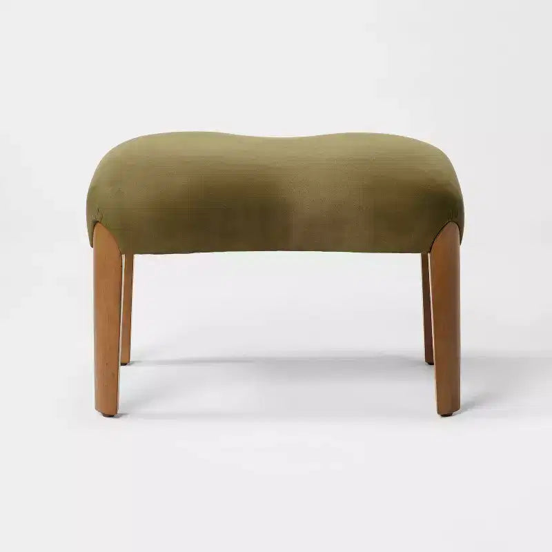 Pouf rembourré avec pieds en bois vert olive - Threshold conçu avec Studio McGee
