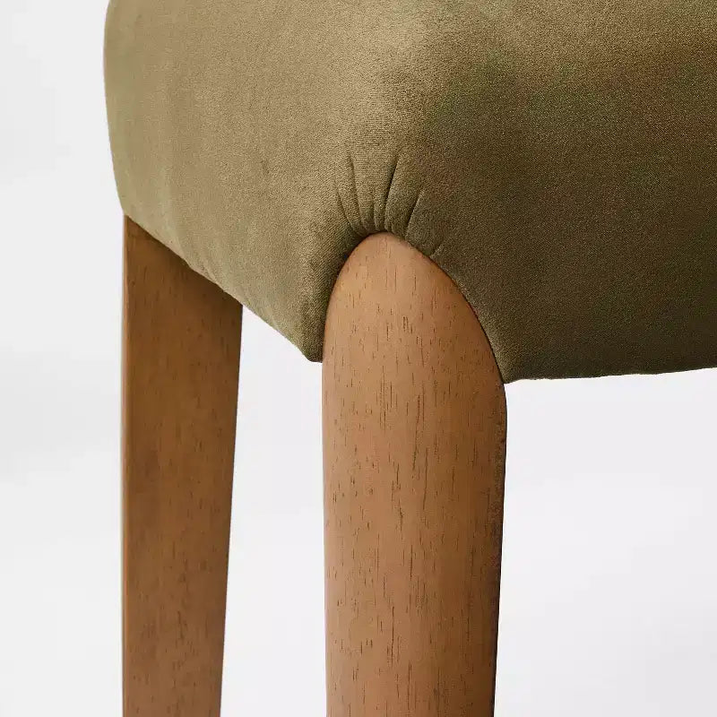 Pouf rembourré avec pieds en bois vert olive - Threshold conçu avec Studio McGee